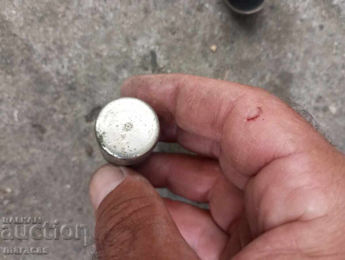 Licitație Brichetă veche din alamă, model rar Licitație Brichetă veche din alamă, model rar