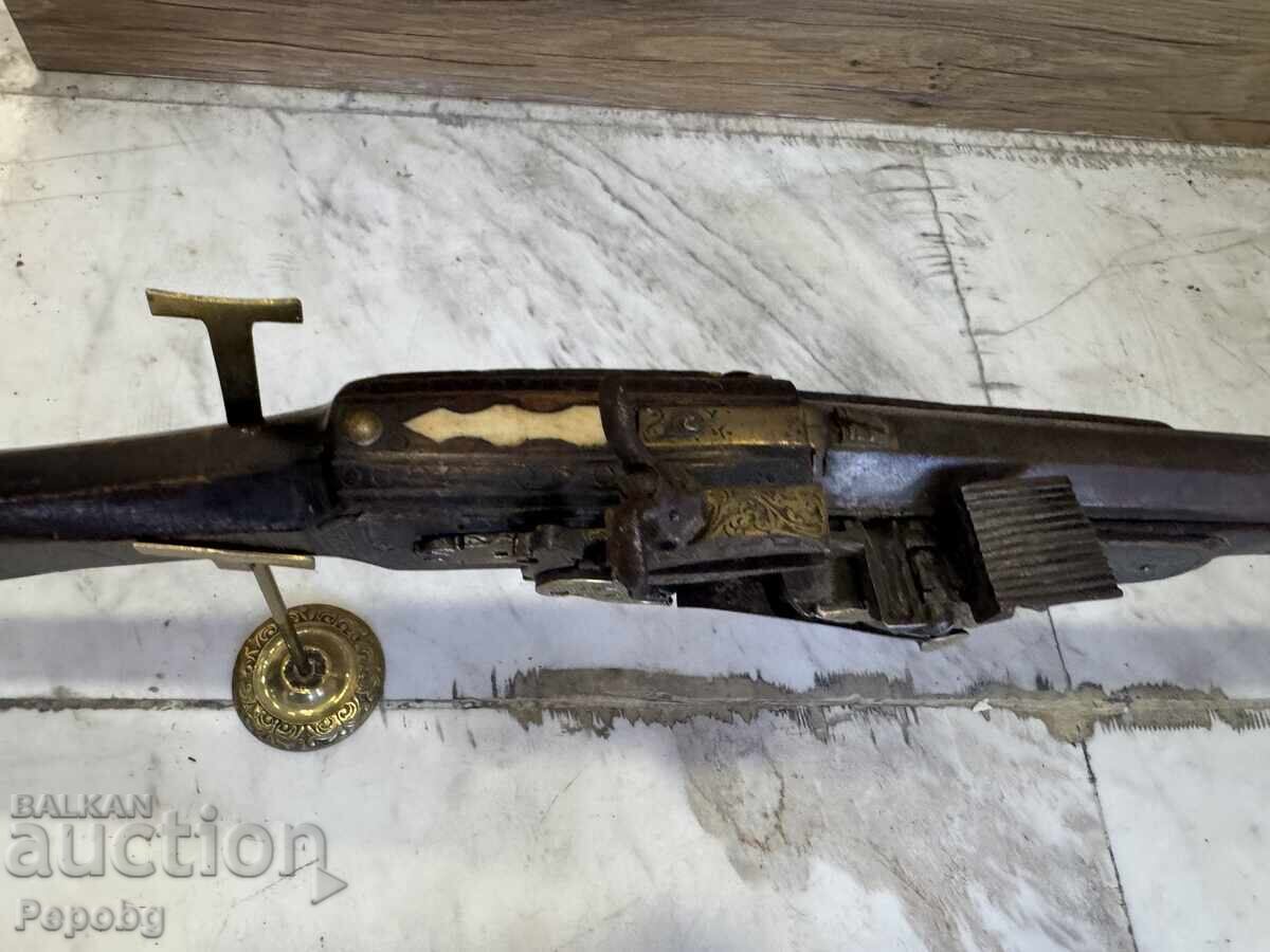 Old flintlock rifle - 6