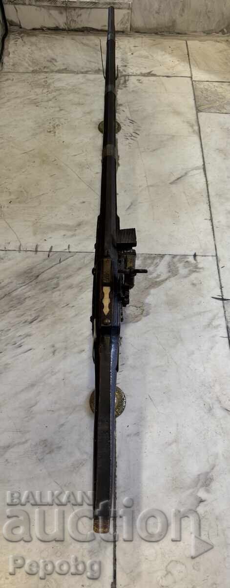Old flintlock rifle - 7