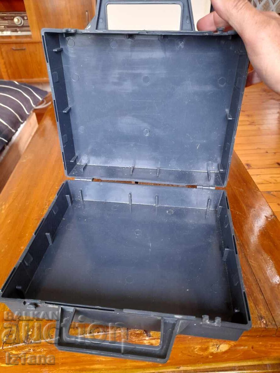 Old plastic suitcase - 5 Old plastic suitcase - 5