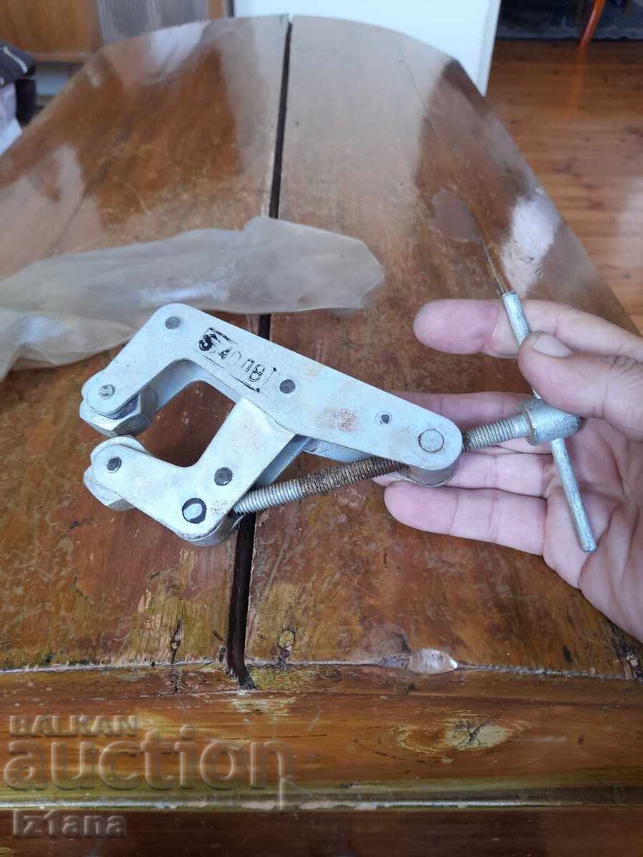 Παλιά γραβάτα με τιμή 55.00 BGN | € 28.12 Παλιά γραβάτα με τιμή 55.00 BGN | € 28.12