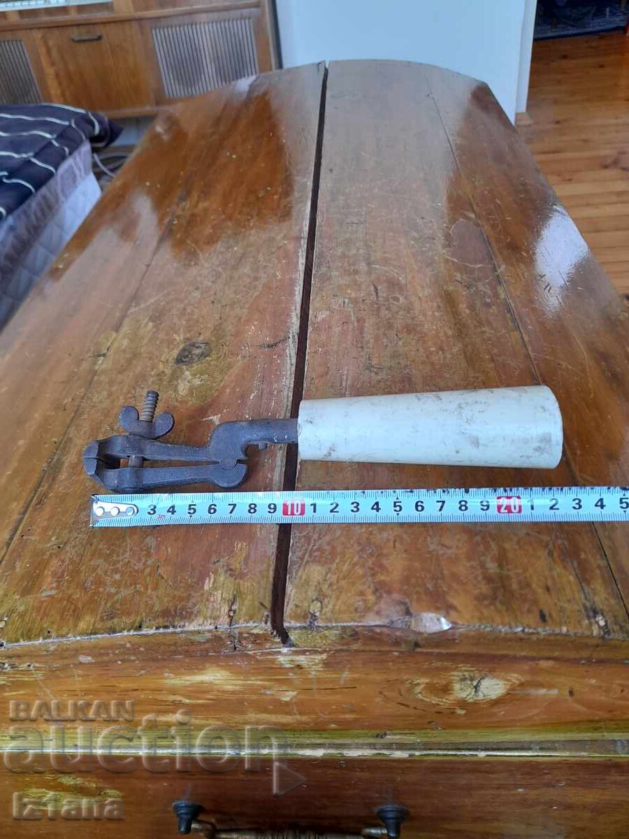 Стара стяга с цена 33.00 лв. | € 16.87