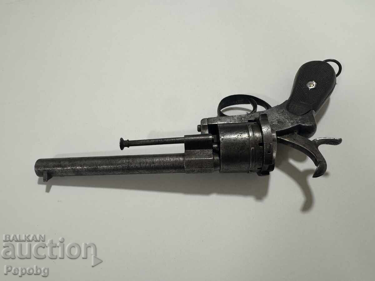 Auction  Old revolver, pistol