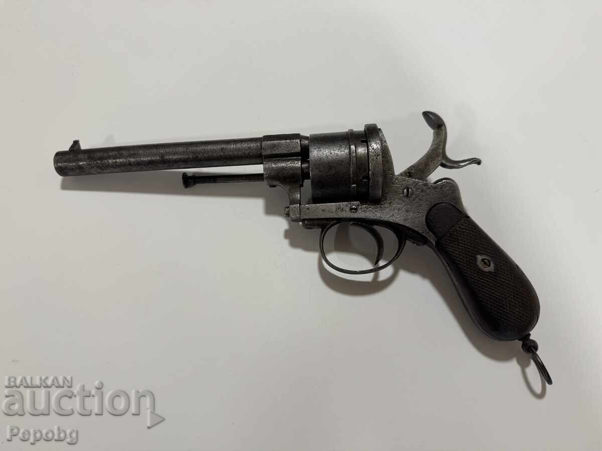 Delivery of Old revolver, pistol