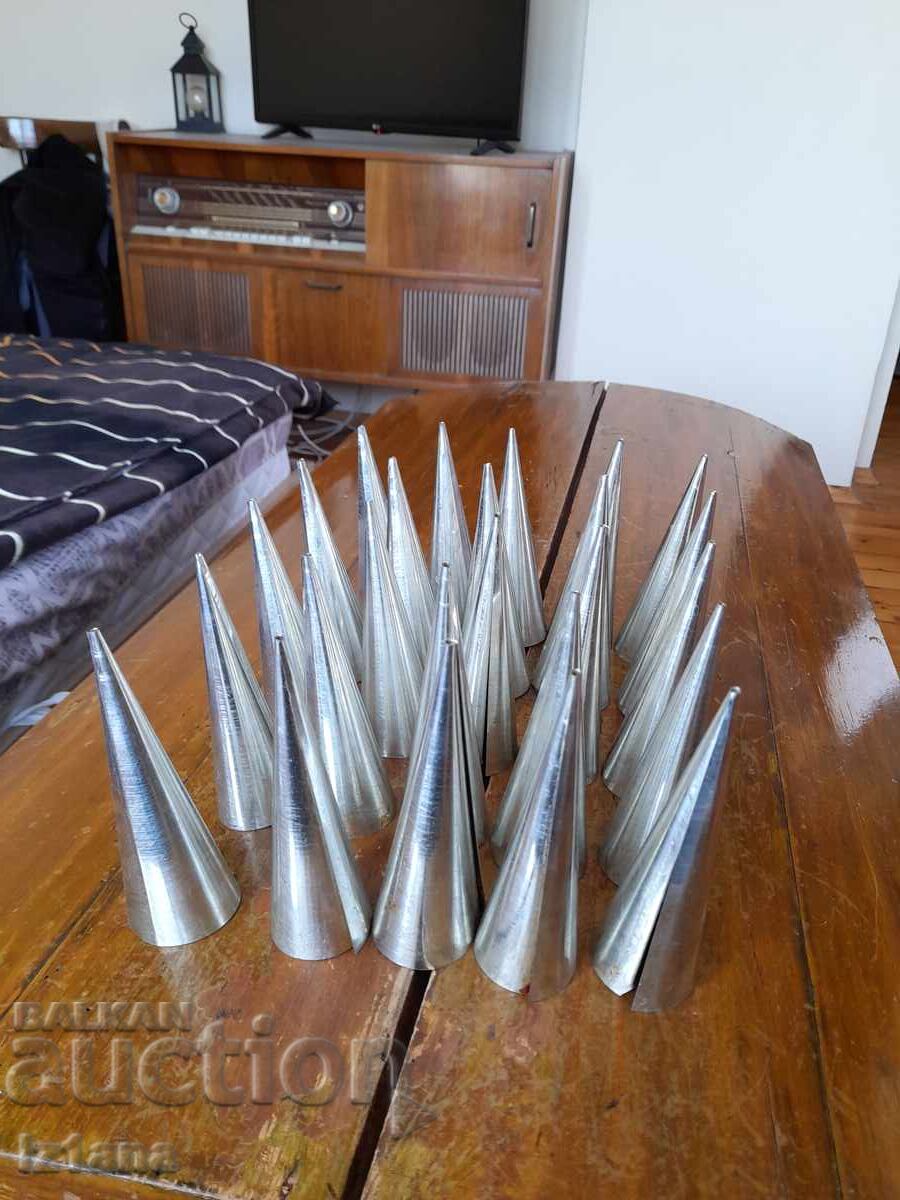 Аукцион Стари форми за сладки фунийки