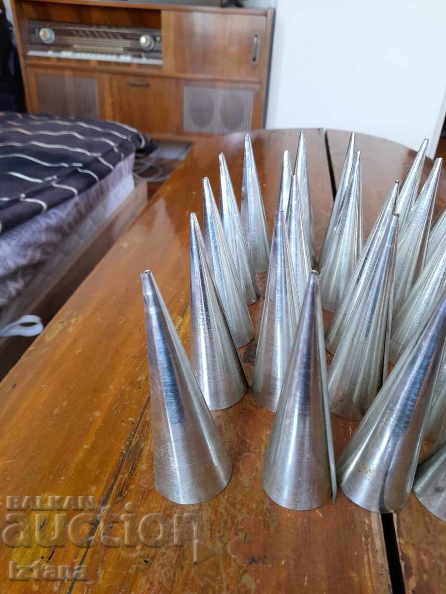 Доставка на Стари форми за сладки фунийки