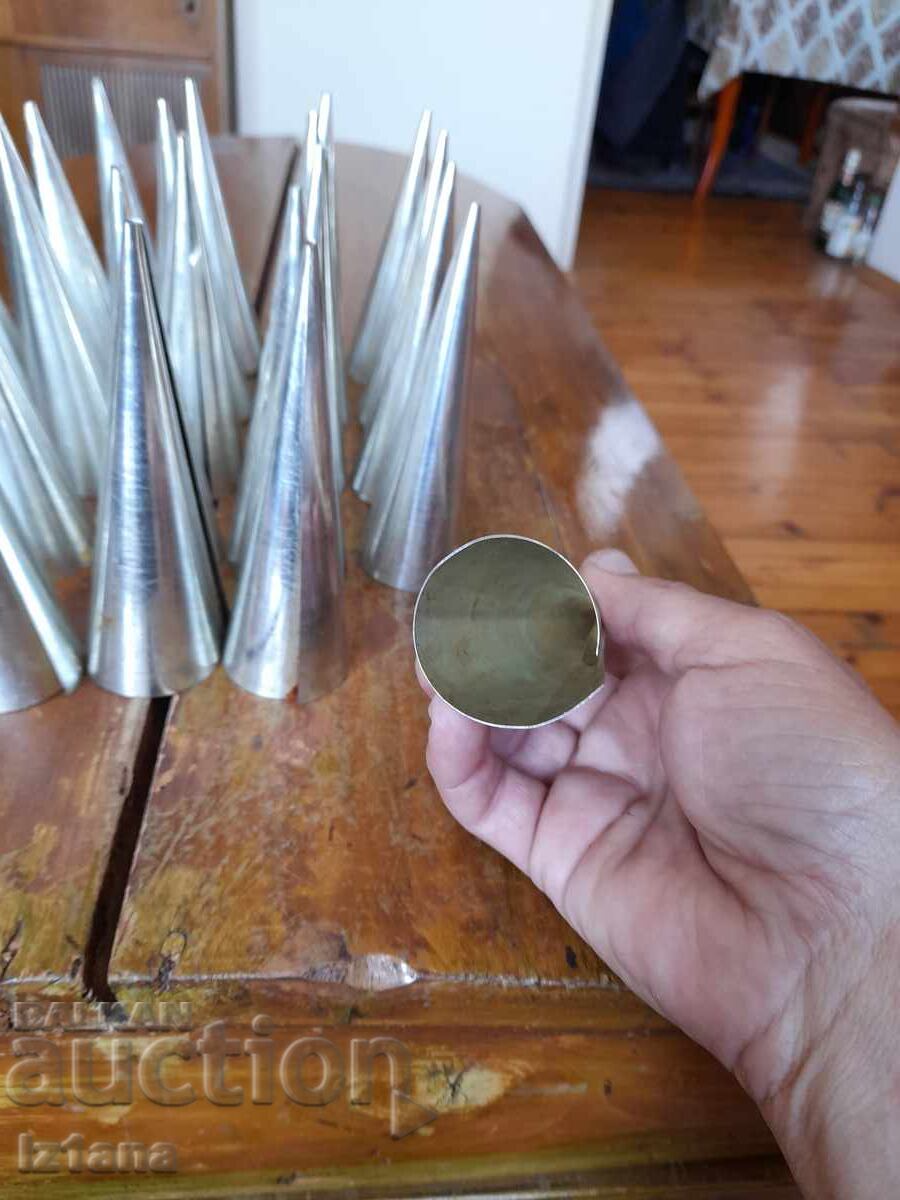 Стари форми за сладки фунийки - 5