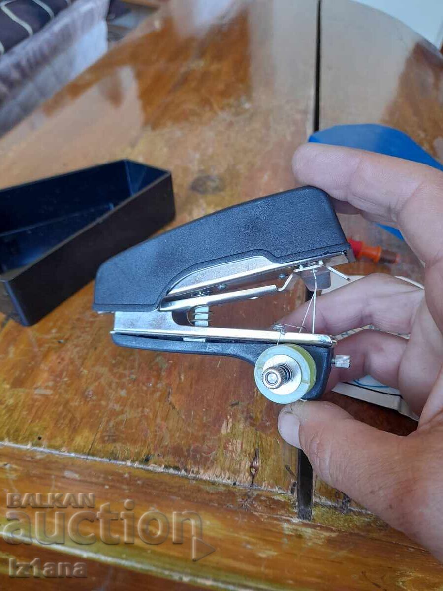 Παράδοση Παλιά χειροκίνητη ραπτομηχανή