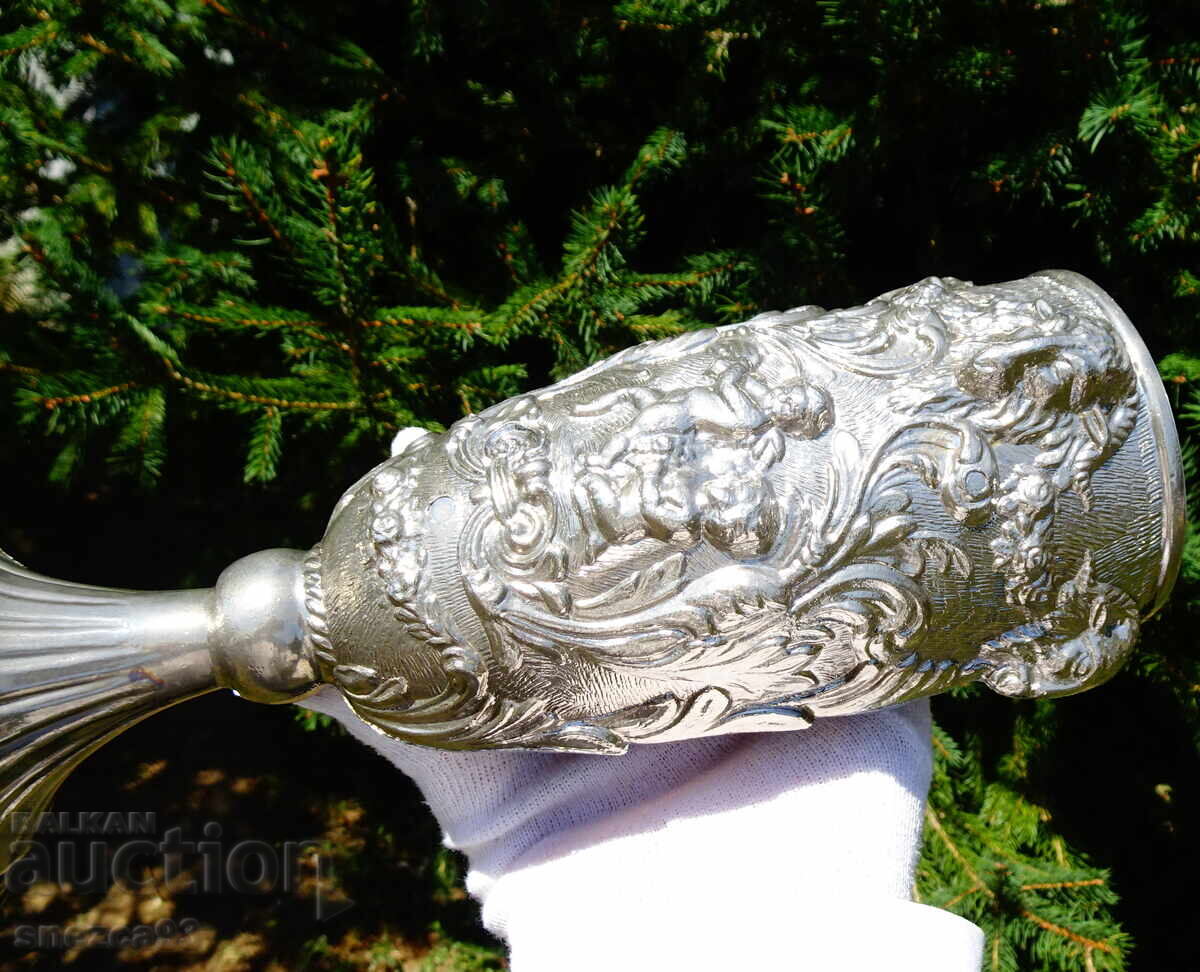 Παράδοση Δύο ποτήρια από κασσίτερο για κρασί, κεφαλή Κριού, Άγγελοι, μπαρόκ