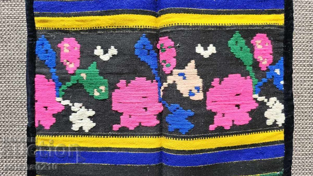 Автентична северняшка престилка с цена € 45.00 | 88.01 лв.