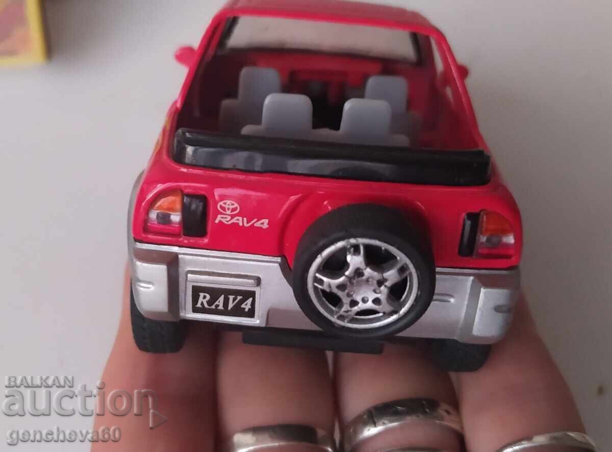 Carucior vintage TOJOTA RAV-4 din metal cu preț € 7.00 | 13.69 BGN Carucior vintage TOJOTA RAV-4 din metal cu preț € 7.00 | 13.69 BGN