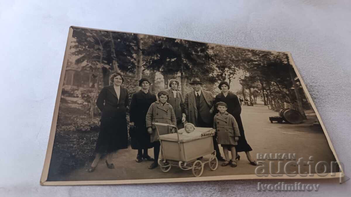 Φωτογραφία Χάσκοβο Άνδρας γυναίκες και παιδιά στο πάρκο 1934