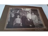 Φωτογραφία Άνδρας γυναίκα και νεαρά κορίτσια Χαρτόνι