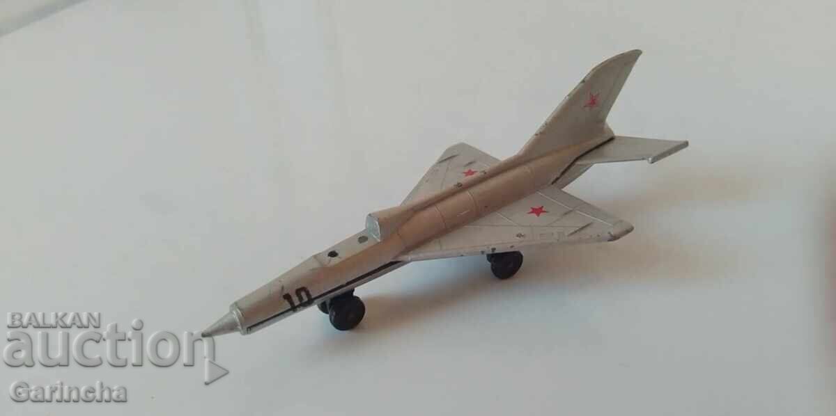 Модел , играчка Миг 21 България