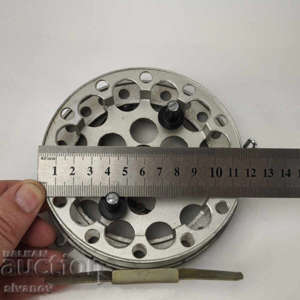 Παλιό αλιευτικό καρούλι σοβιετικό καρούλι ψαρέματος USSR #6132 - 6 Παλιό αλιευτικό καρούλι σοβιετικό καρούλι ψαρέματος USSR #6132 - 6