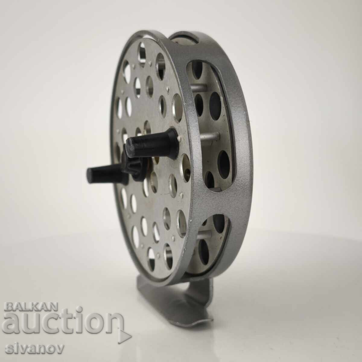 Old fishing reel Soviet fishing reel USSR #6133 with price 34.99 BGN | € 17.89 Old fishing reel Soviet fishing reel USSR #6133 with price 34.99 BGN | € 17.89