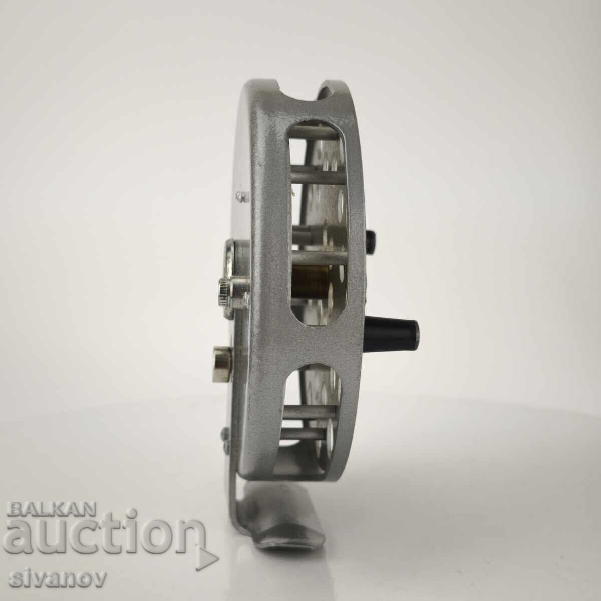 Delivery of Old fishing reel Soviet fishing reel USSR #6133 Delivery of Old fishing reel Soviet fishing reel USSR #6133