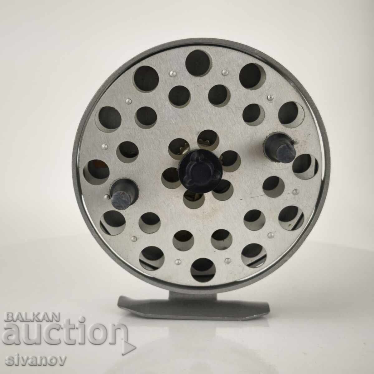 Old fishing reel Soviet fishing reel USSR #6133 Old fishing reel Soviet fishing reel USSR #6133