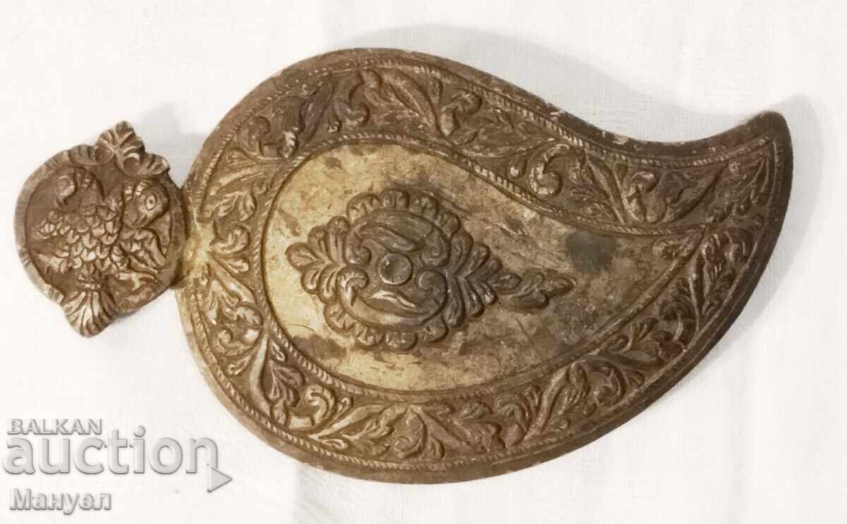 Αναγεννησιακή ασημένια πόρπη, μονή με κέντρο