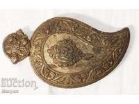 Paftă argintată din perioada Renașterii, unică, cu centru