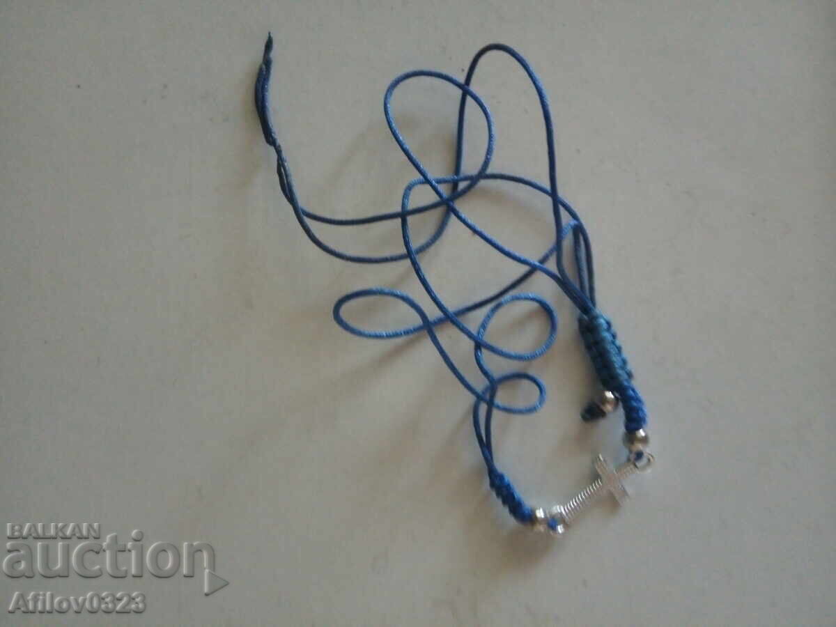 Brățară de mână cu cruciuliță Brățară de mână cu cruciuliță