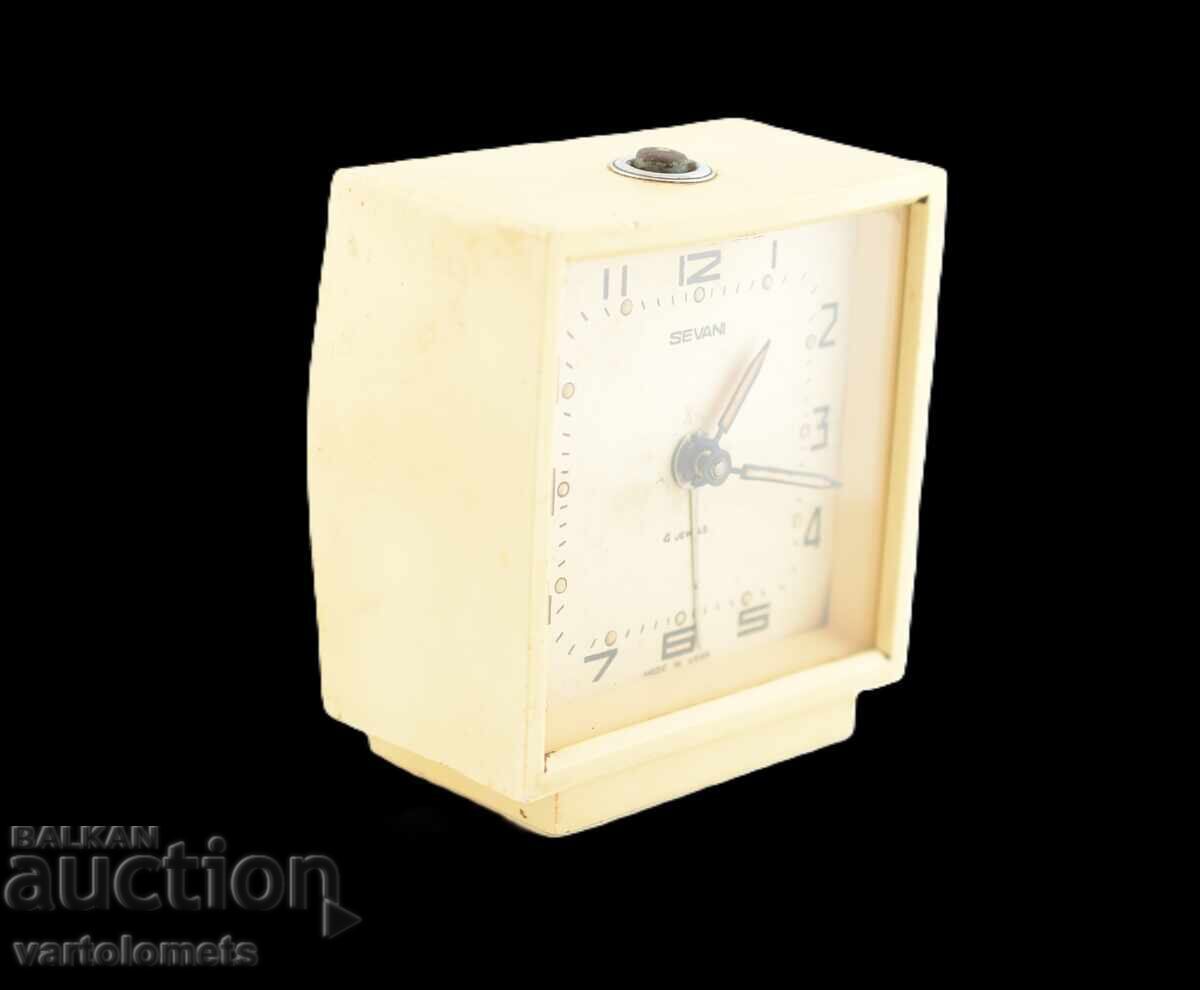 Ceas deșteptător SEVANI URSS - funcționează cu preț € 5.00 | 9.78 BGN