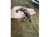 Figurină de alamă maimuță cu sfeșnic