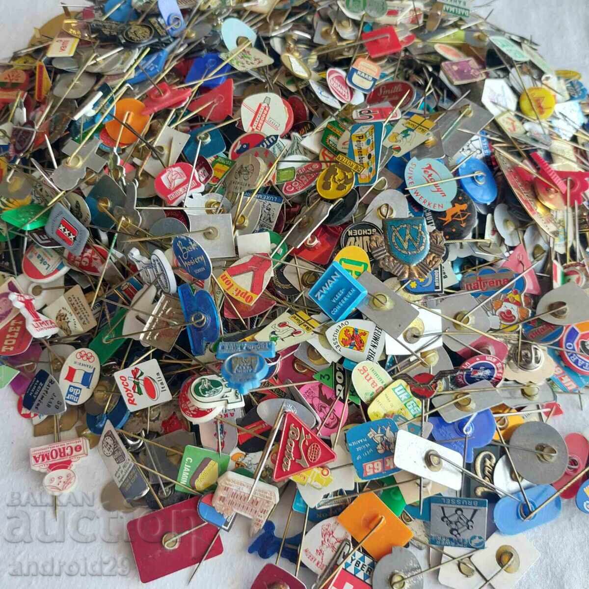 Auction Huge Lot of Badges (1.4 kilograms, 1400+ pieces) Auction Huge Lot of Badges (1.4 kilograms, 1400+ pieces)