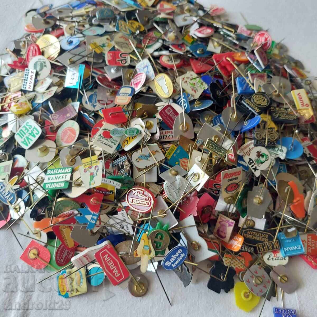 Huge Lot of Badges (1.4 kilograms, 1400+ pieces) - 7 Huge Lot of Badges (1.4 kilograms, 1400+ pieces) - 7