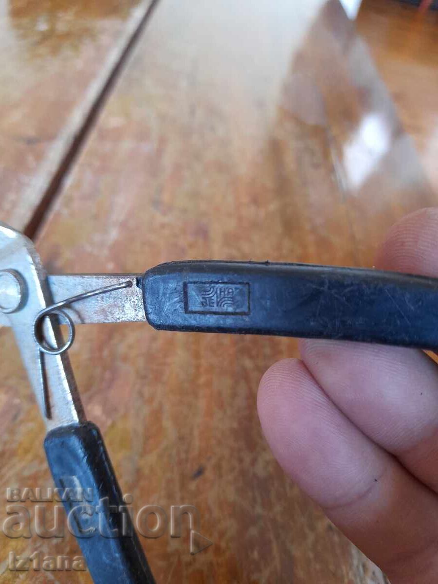 Livrarea Clești tăietori Zena vechi Livrarea Clești tăietori Zena vechi