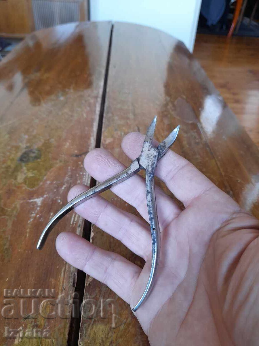 Clești vechi tăietori cu preț 17.00 BGN | € 8.69