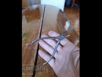 Clești vechi tăietori