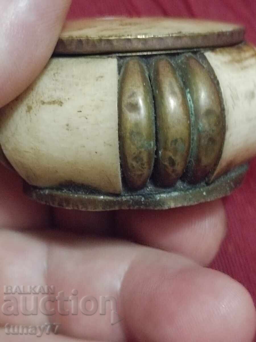 Trinket box... Brass THUNDERBIRD plaque on top with price 7.00 BGN | € 3.58