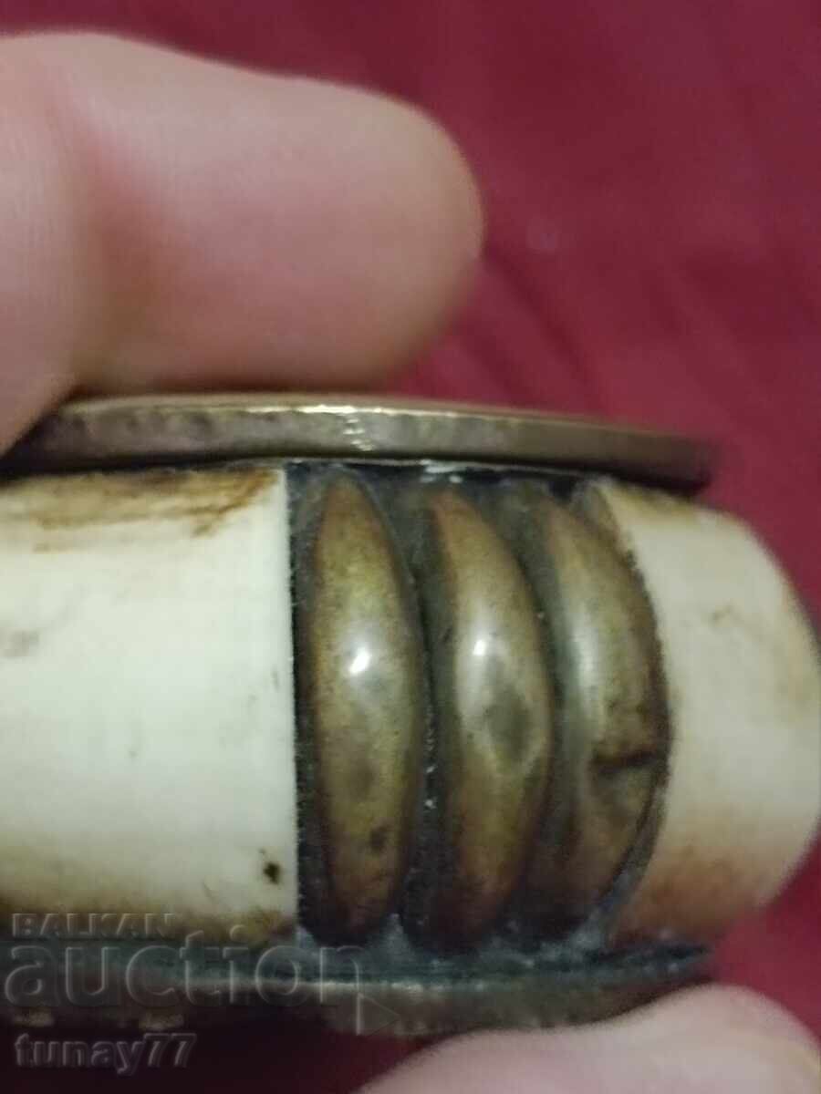 Auction  Trinket box... Brass THUNDERBIRD plaque on top