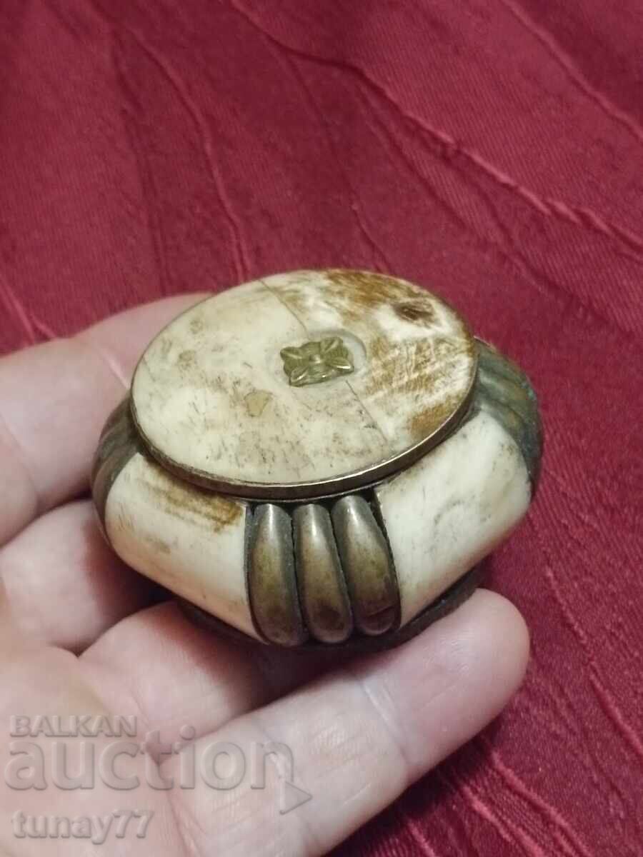 Trinket box... Brass THUNDERBIRD plaque on top