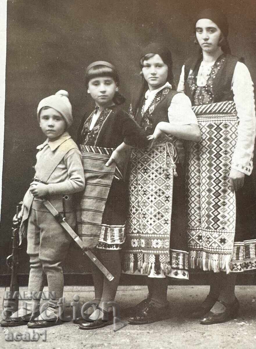 Ελχοβσκι Νοσιές Παιδιά Ελχοβσκι Νοσιές Παιδιά