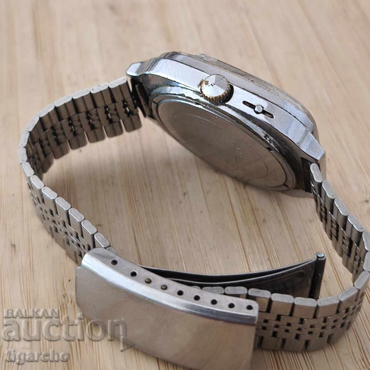 Часовник Слава с цена 80.00 лв. | € 40.90 Часовник Слава с цена 80.00 лв. | € 40.90