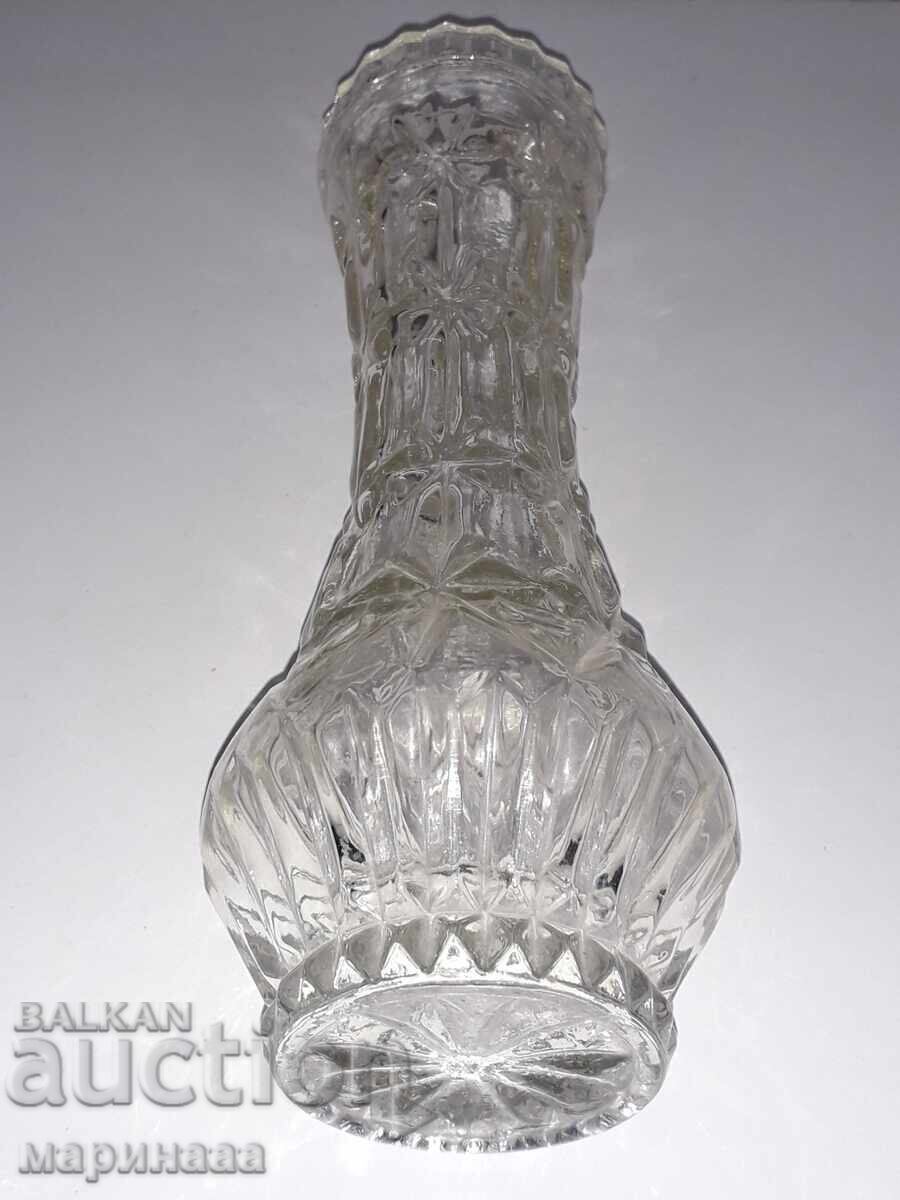 VAZĂ VINTAGE. STICLĂ GROASĂ cu preț 4.00 BGN | € 2.05