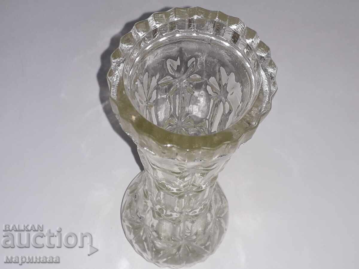 Auction  VINTAGE VASE. THICK GLASS