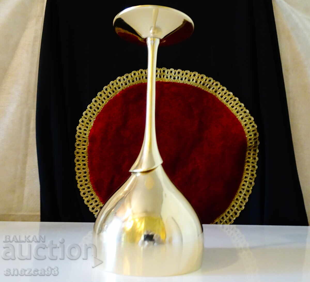 Аукцион Бронзов бокал за вино 300 мл.,21 см. Аукцион Бронзов бокал за вино 300 мл.,21 см.