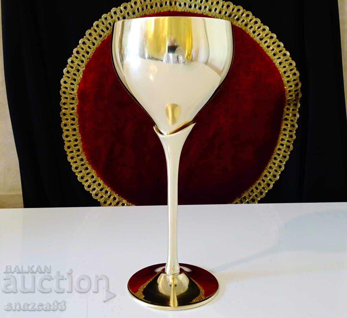 Доставка на Бронзов бокал за вино 300 мл.,21 см. Доставка на Бронзов бокал за вино 300 мл.,21 см.