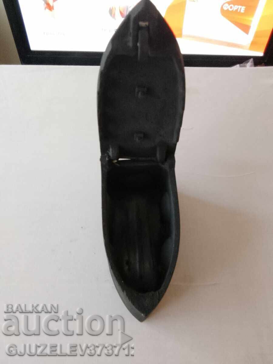 An old cast iron iron on fire with price 79.00 BGN | € 40.39