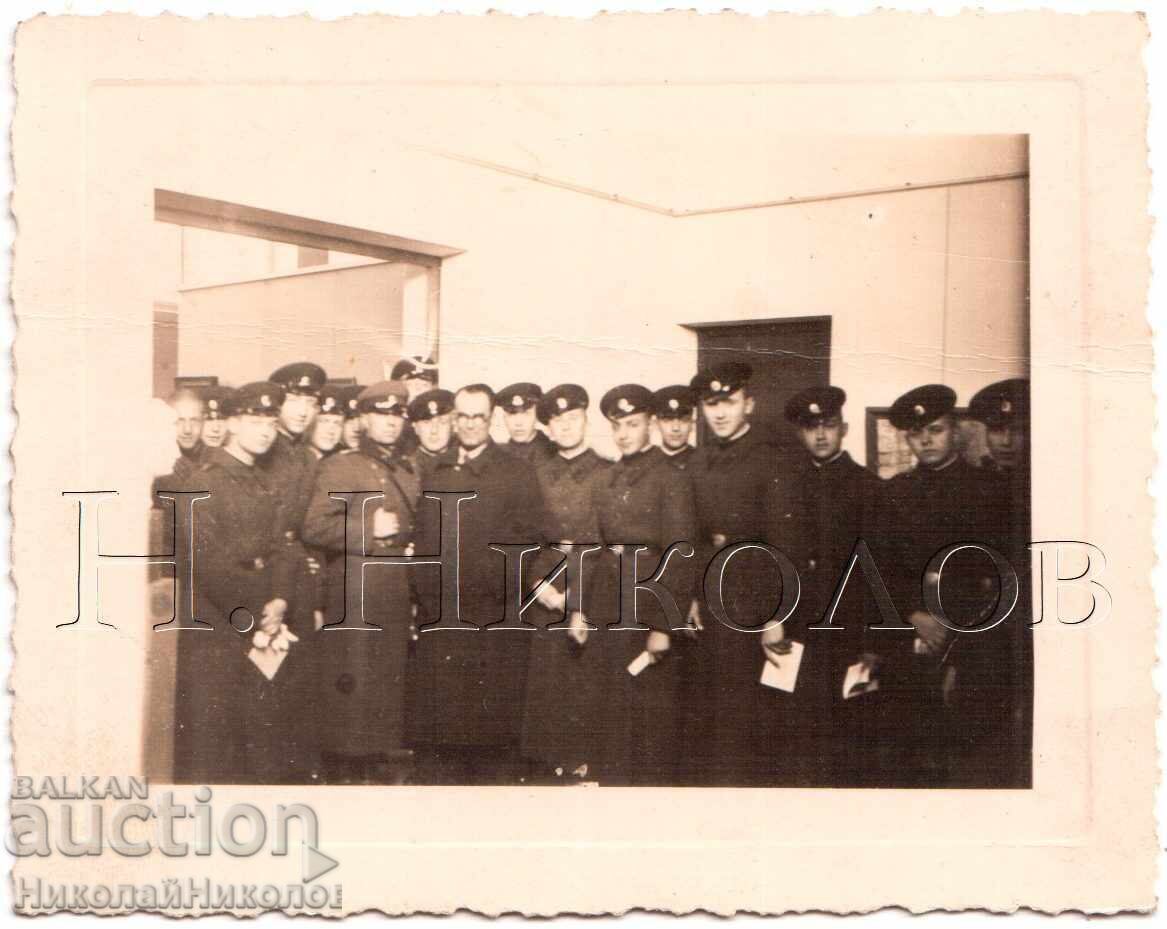 1940 ΜΙΚΡΗ ΠΑΛΙΑ ΦΩΤΟΓΡΑΦΙΑ ΣΤΡΑΤΙΩΤΩΝ ΣΕ ΠΙΝΑΚΟΘΗΚΗ Ε223