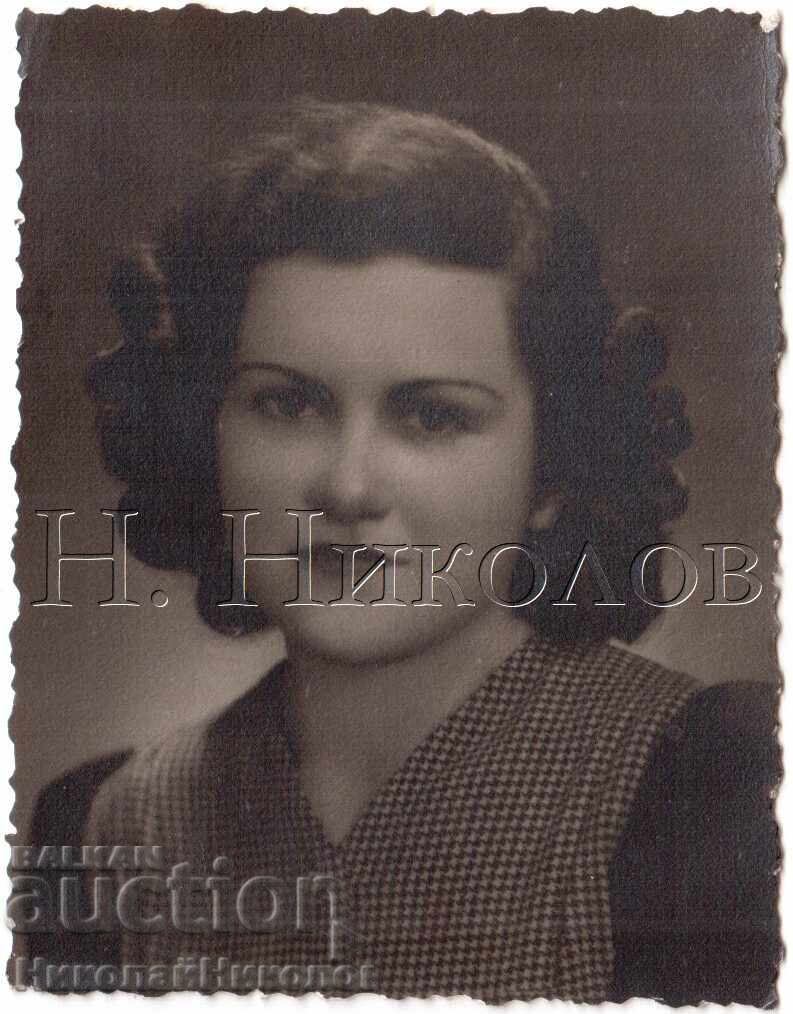 1941 FOTOGRAFIE MICĂ VECHE VARNA TÂNĂRĂ FEMEIE E229