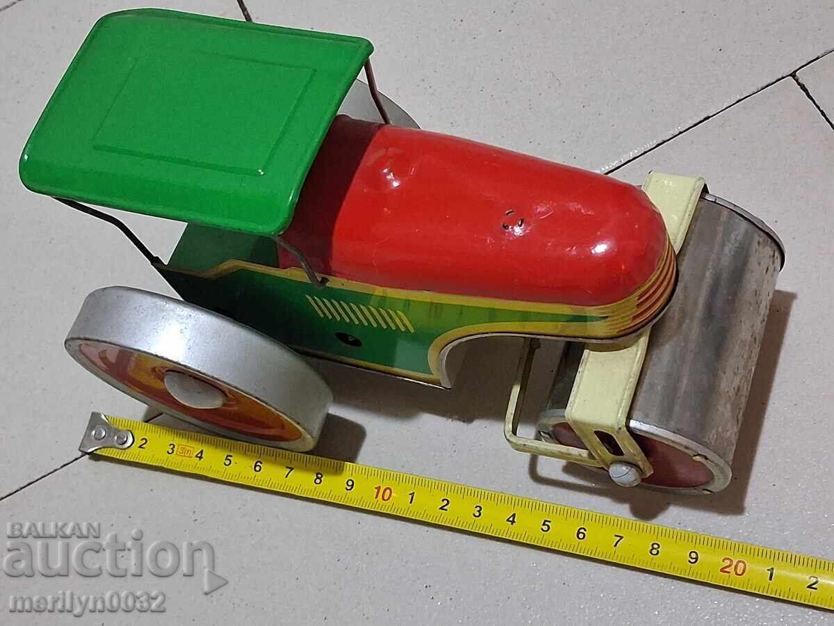 Delivery of Children's tin toy roller car, automobile, car