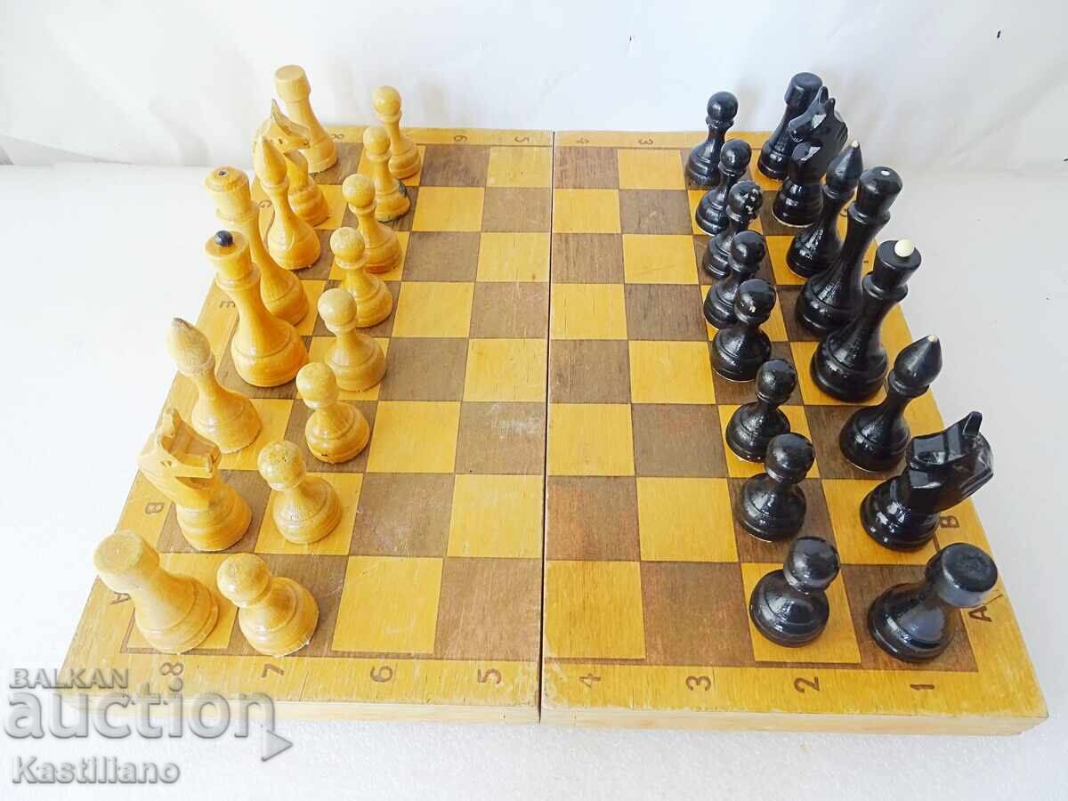 Παλιό ξύλινο σκάκι σε πλήρες σετ - 6