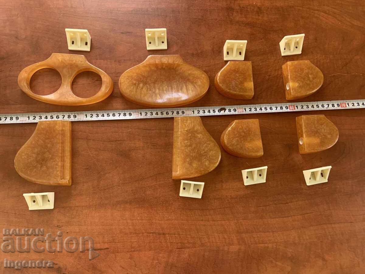 SET DE BAIE VECHI CATALIN DIN PERIOADA SOCIALISMULUI TIMPURIU, BANCHELIT CHIHIMBAR cu preț € 98.00 | 191.67 BGN