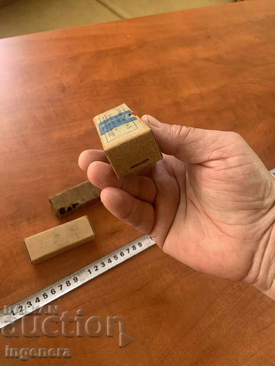 Livrarea CUTII VECHI DE CARTON DIN 1943 WW 2 - 3 BUC