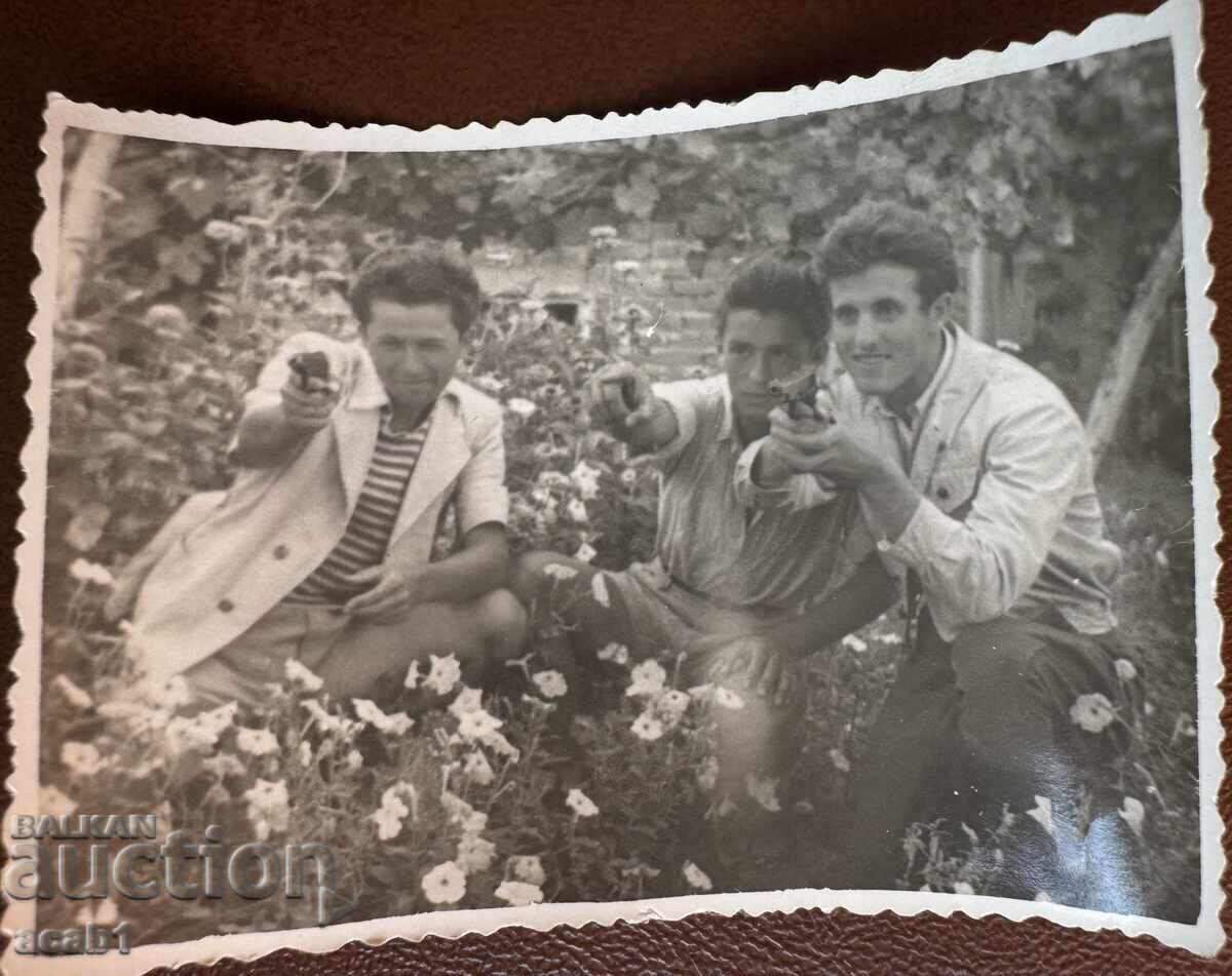 Friends with Pistols with price 6.99 BGN | € 3.57