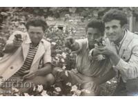 Φίλοι με Πιστόλια